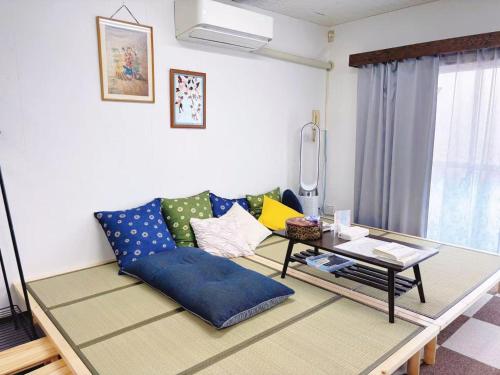 Direct to Shinjuku 15 mins Japanese-style Suite Up to 7 Guests