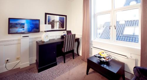 Clarion Collection Hotel Atlantic - image 2