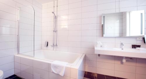 Clarion Collection Hotel Atlantic - image 11