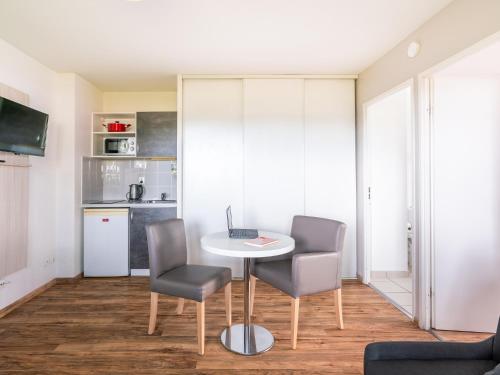 Instalaciones, Sejours and Affaires Caen Le Clos Beaumois in Caen City Center