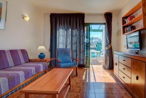 Apartamentos las Acacias - image 2