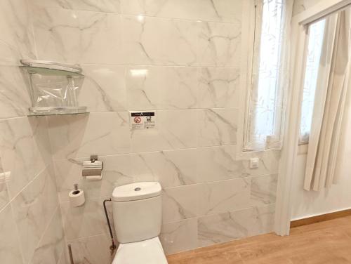 Hostal Aliste - image 11