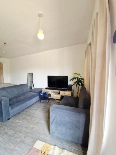 Cozy Studio with Queen Bed in Malaybalay City in Malaybalay