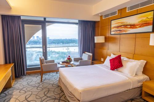 Deluxe Double River View