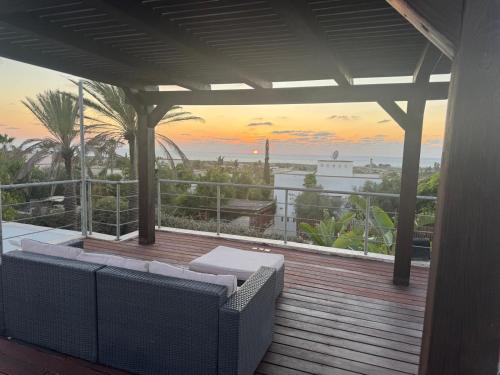 Elegant Coastal Villa With Ocean Views in Caesarea