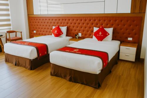 2 twin beds
