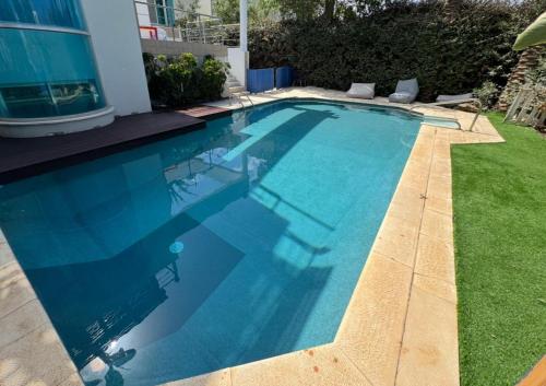 Elegant Coastal Villa With Ocean Views in Caesarea