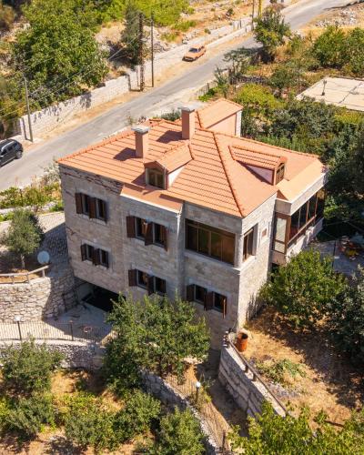 Beit Yousef Guesthouse – khách sạn tại Faraya