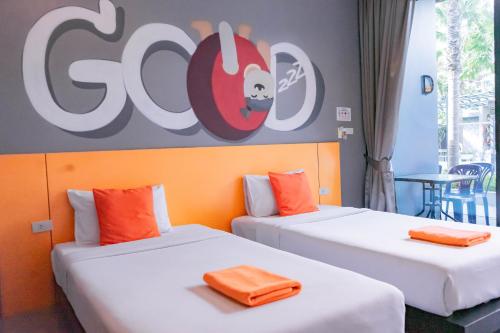room detail thumbnail 2