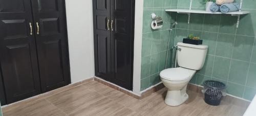 Doccia, Boquete Guest House in Dolega