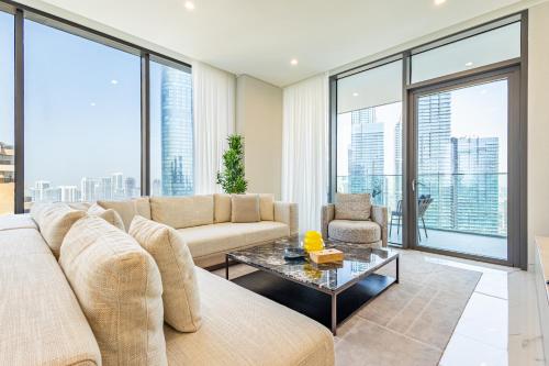 Liv Marina Panoramic 3BR with Palm & Sea View - image 9
