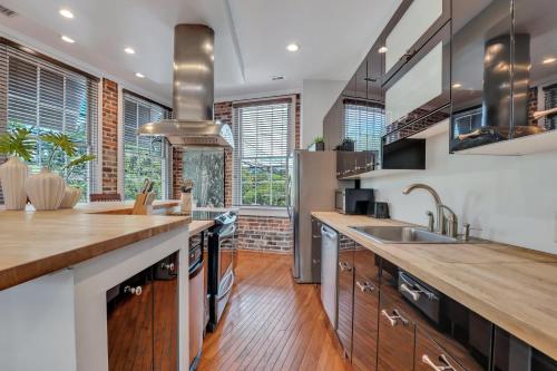 Home at 1014 - image 14