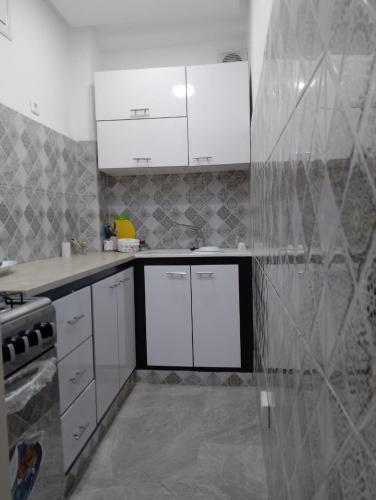 Cuina, Nice apartment in Menzah 5 in Ariana