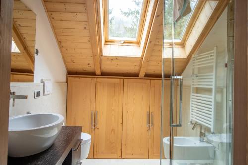 Shower, CAMPIGLIO Panorama sul Brenta in Madonna di Campiglio