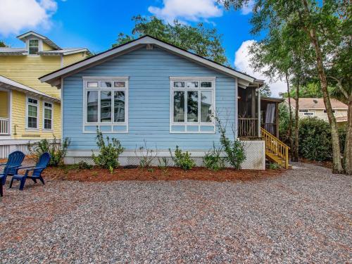 New Vacation Home! Heated Pool Access Walk to Beach Restaurants Shopping & More! - image 9