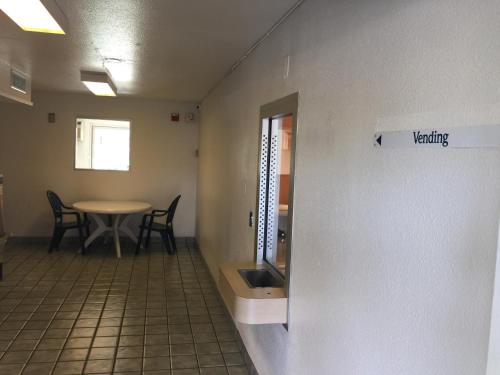 Motel 6-Yreka CA - image 6
