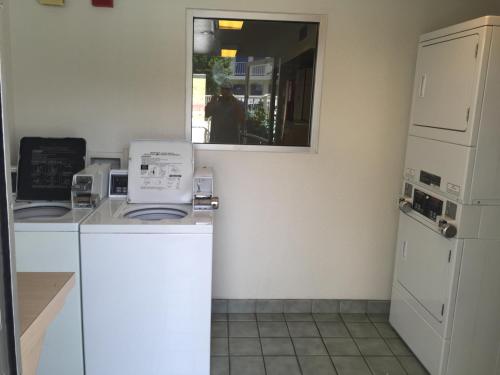 Motel 6-Yreka CA - image 8