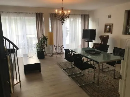 Bezauberndes Gästehaus im Grünen mit Terrasse in Bad Wildbad, Deutschland