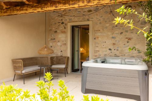 Book the King Room with Spa Bath King Room with Spa Bath
