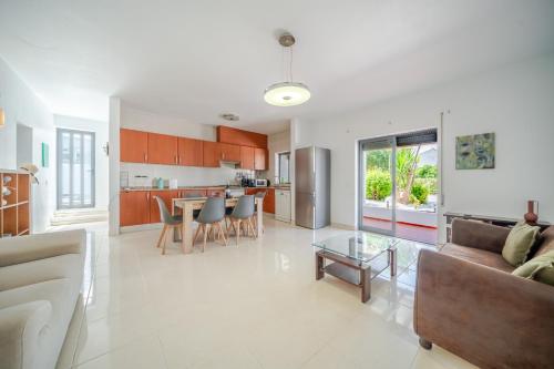 Casa ELI - 2 Houses with shared pool - HolidaysPT in Arrochela