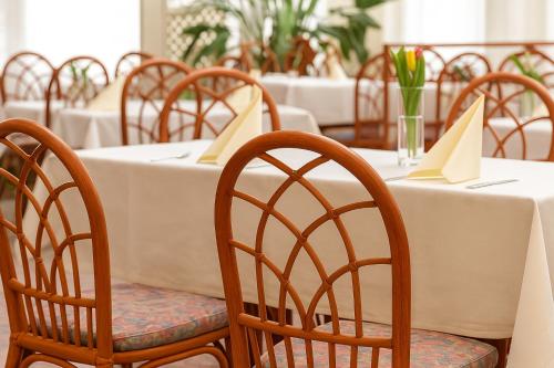 Hotel-Restaurant Zum Kirschbaum - image 7