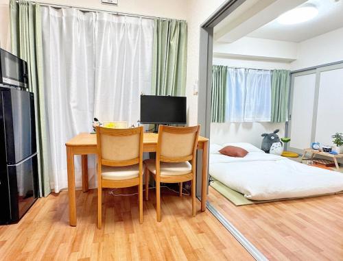 Motosakura 301, direct access to Narita and Haneda, 2 beds, 5 train lines, elevator, free bicycle rental, luxury double bed