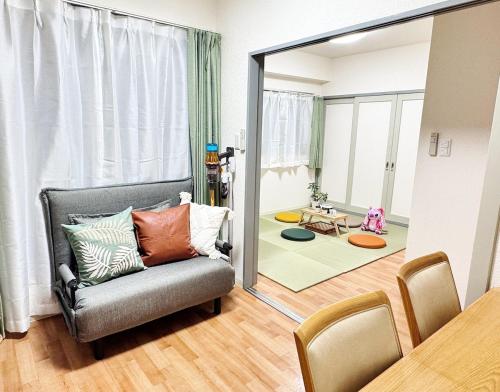 Motosakura 301, direct access to Narita and Haneda, 2 beds, 5 train lines, elevator, free bicycle rental, luxury double bed