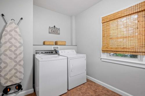 North End Single Family 4 Bed 2 Bath - main image