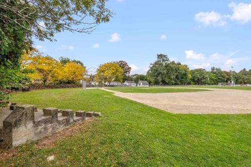 North End Single Family 4 Bed 2 Bath - image 7