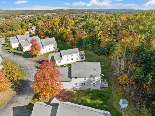 Modern Open Concept 4 Bed 2 5 Bath Mid to LongTerm Private Single Family Home – khách sạn tại Manchester