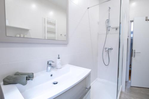Luxury Flat Champs Elysées 4 Guests - image 6