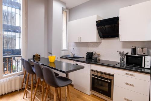 Luxury Flat Champs Elysées 4 Guests - image 9