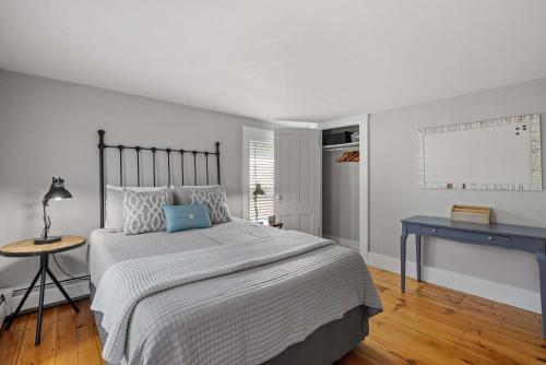 Exeter 2nd Floor 2 Bed 1 Bath- Pet Friendly - image 4