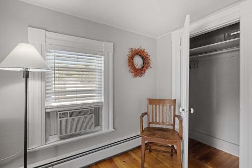 Exeter 2nd Floor 2 Bed 1 Bath- Pet Friendly - image 9