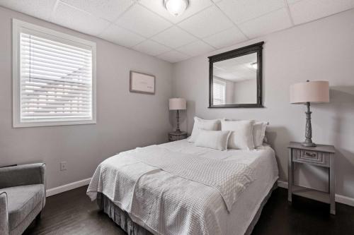 1st Flr 1 Bed 1 Ba Furnished-Pet Friendly - image 11