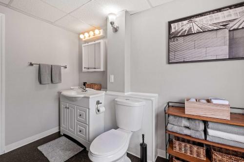 1st Flr 1 Bed 1 Ba Furnished-Pet Friendly - image 12