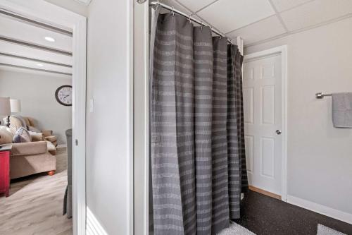 1st Flr 1 Bed 1 Ba Furnished-Pet Friendly - image 10