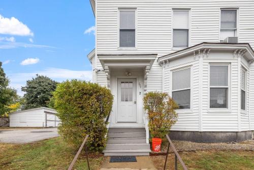 1st Flr 1 Bed 1 Ba Furnished-Pet Friendly - image 3