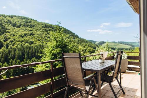 Erkély/terasz, Ferienwohnungen Bergnest Winterberg in Niedersfeld