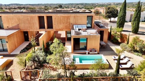 Фасада на хотела, Villa Harmony - Natura Village by Cleverdetails in Q.ta da Quarteira