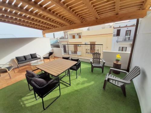 3 bedrooms, 5 beds