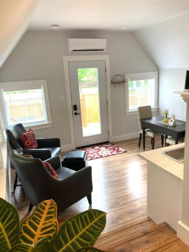 The Red House Fredericton Room Type - Studio with Balcony