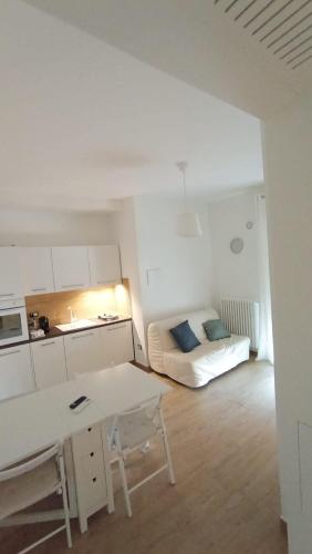 Közös társalgó / TV, orizzonte sul mare in Bisceglie