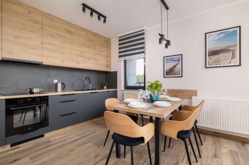 Cozinha, Comfortable Apartment with Parking & Balcony Ideal for Families by Nolcegi Renters in Panewniki