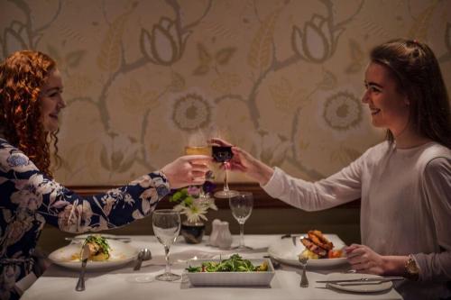 Breffni Arms Hotel - image 11