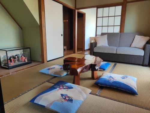 8 minutes by walk to Nikko Station Mitsuba House