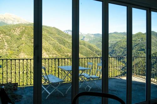 Mountain Village With Views Of Monte Torragio gîte à louer Castel Vittorio