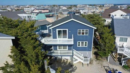5 Br Ship Bottom- Bayside Short Walk To Beach, in Ship Bottom, USA