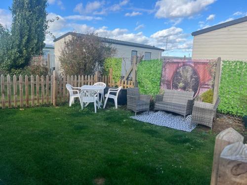 外部景觀, Beachy Vibes and Chill Times 2 bed chalet in Leysdown in 伊斯特徹奇