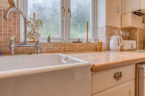 Konyha, Foxgloves -Cosy Retreat in the Heart of Hunstanton, Crabpot Cottages in Hunstanton